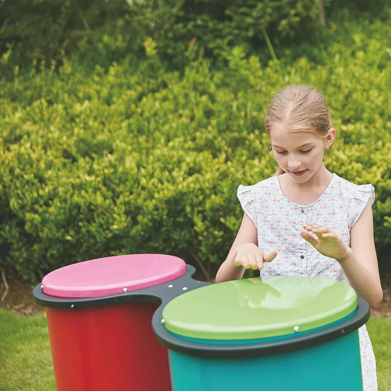 E rua nga whare o waho